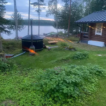 Kesaemoekki Korpilahdella, Paeijaenteen Rannalla Шале *