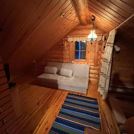 Alpstuga Kesaemoekki Korpilahdella, Paeijaenteen Rannalla